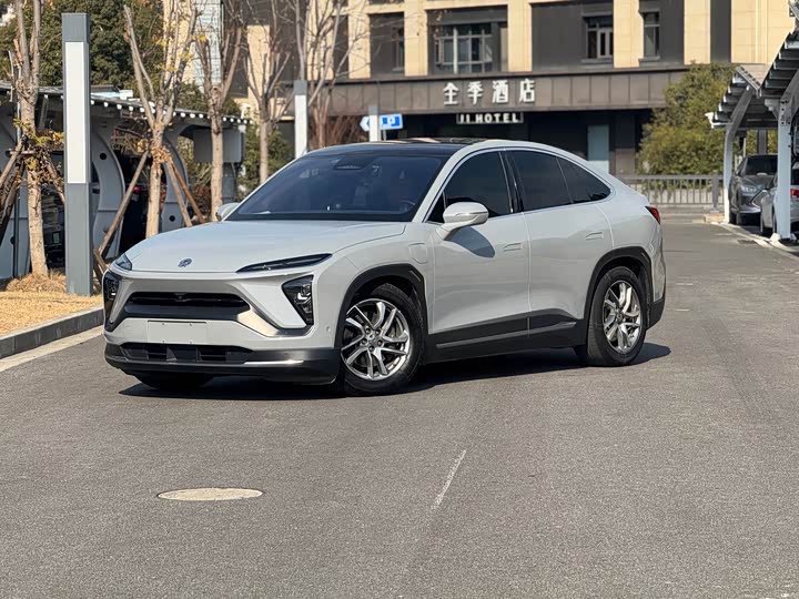 Фото 1 - Nio EC6