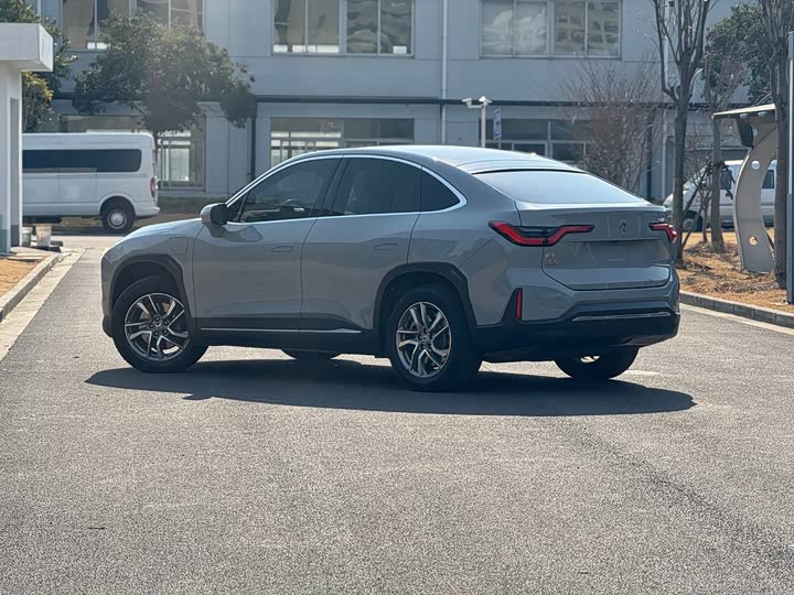 Фото 4 - Nio EC6