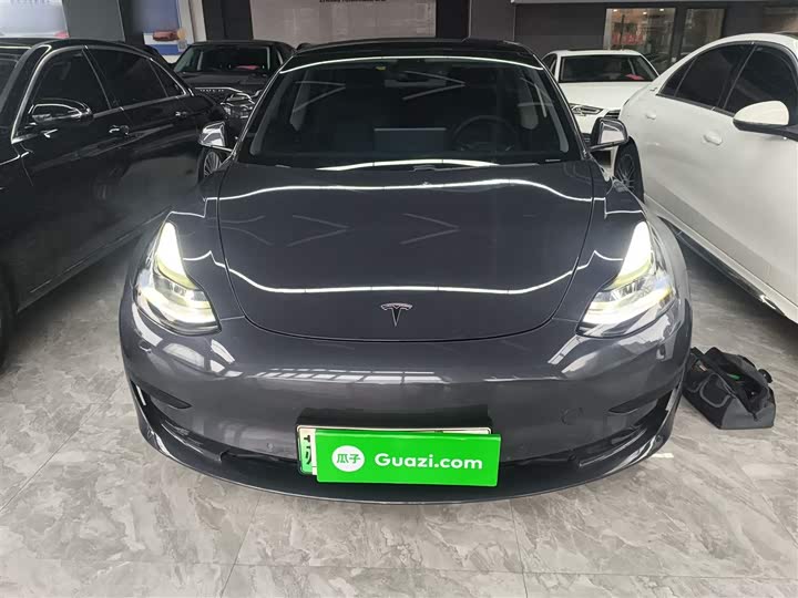 Фото 3 - Tesla Model 3