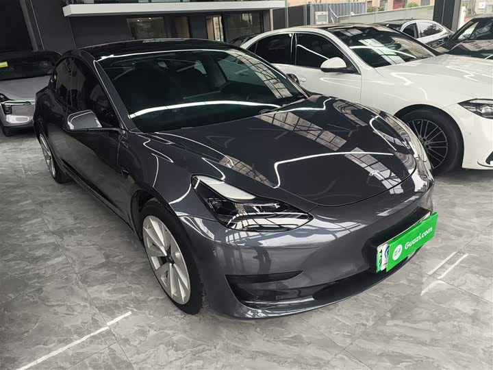 Фото 4 - Tesla Model 3