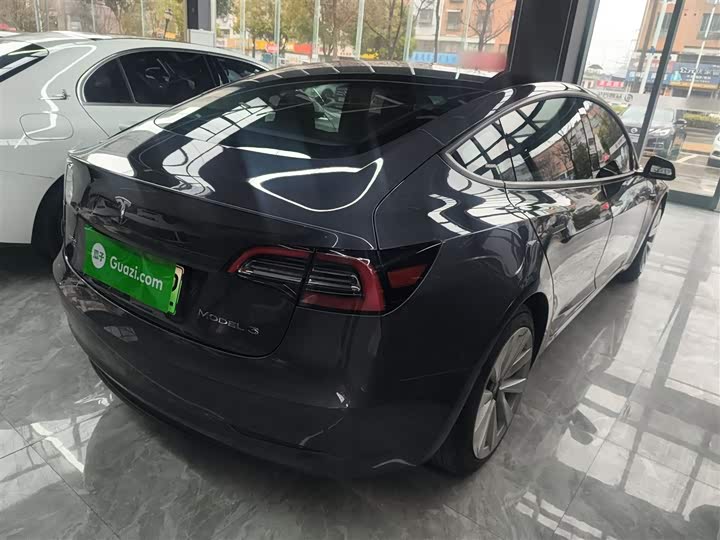 Фото 7 - Tesla Model 3