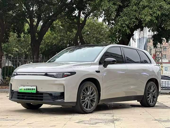 Фото 1 - Leapmotor C10