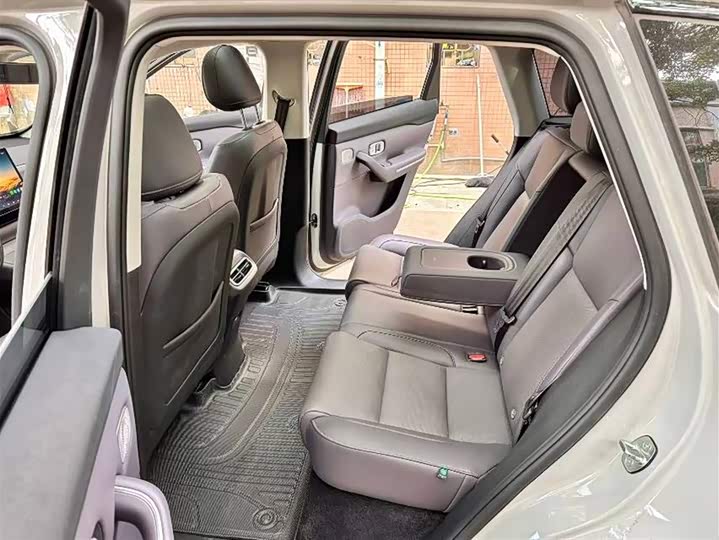 Фото 9 - Leapmotor C10