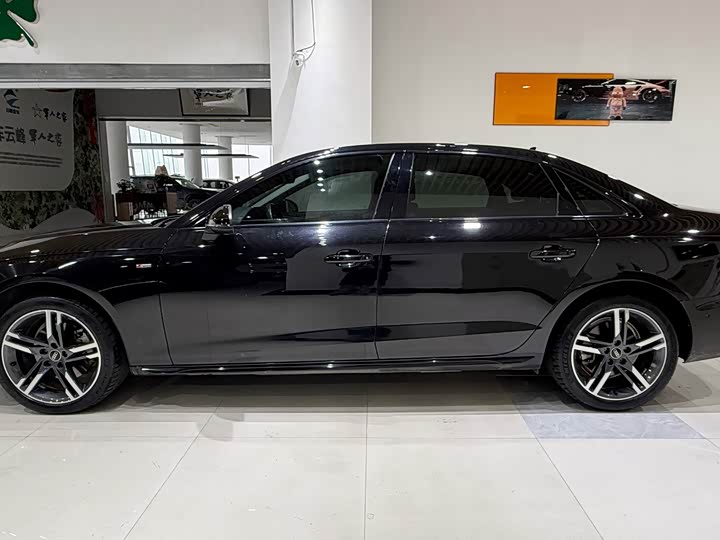 Фото 4 - Audi A4L