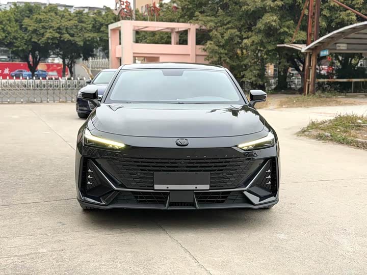 Фото 2 - Changan UNI-V