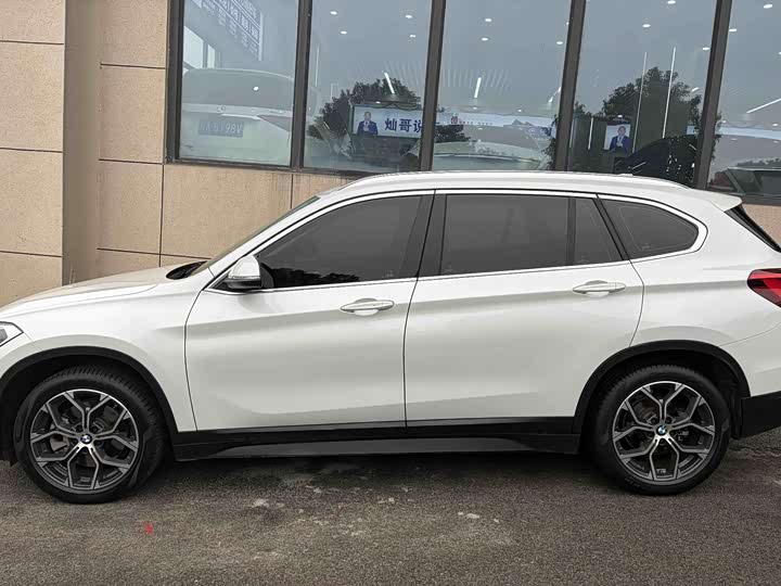Фото 3 - BMW X1