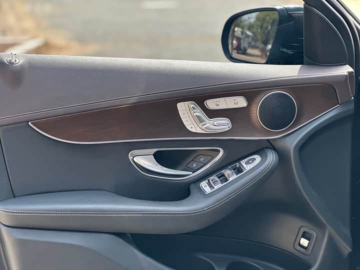 Фото 8 - Mercedes-Benz GLC-Class