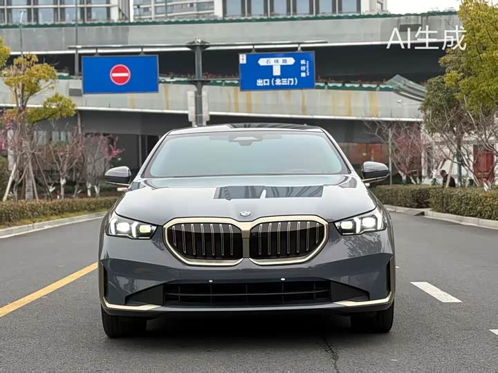 Фото 2 - BMW 5 Series