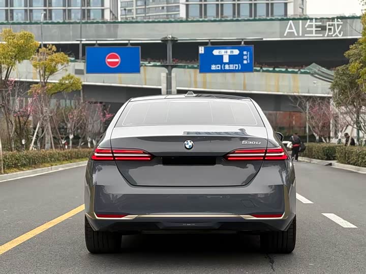 Фото 5 - BMW 5 Series