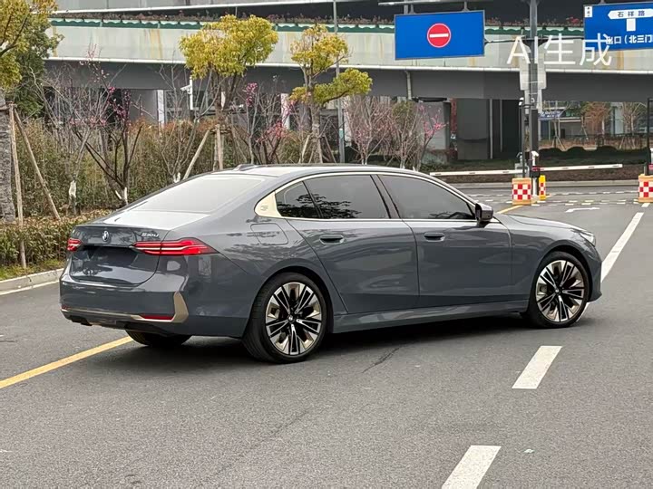 Фото 6 - BMW 5 Series