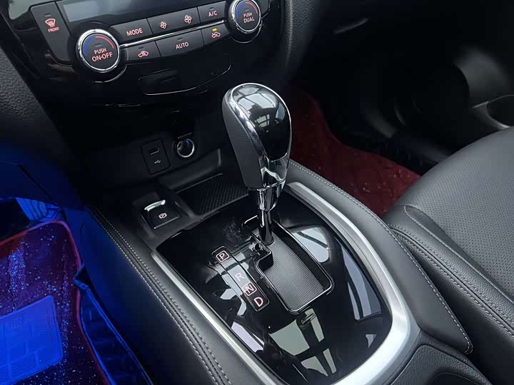 Фото 9 - Nissan X-Trail