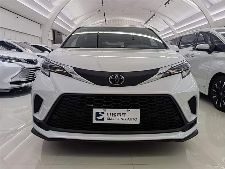 Фото 2 - Toyota Granvia