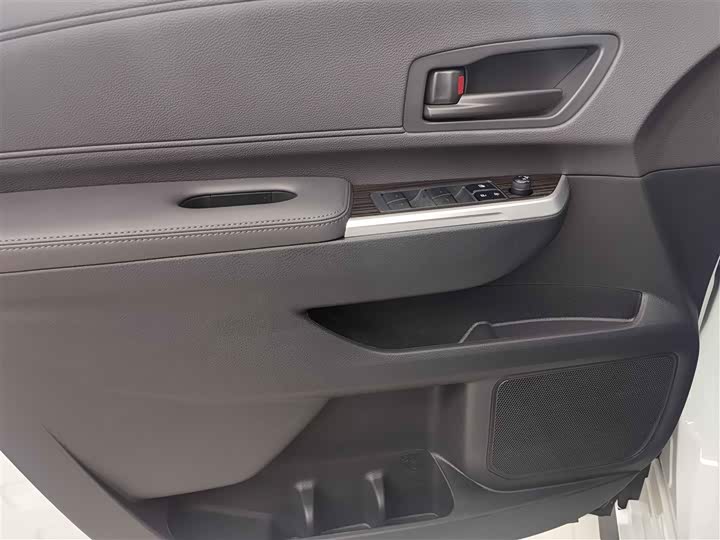 Фото 6 - Toyota Granvia