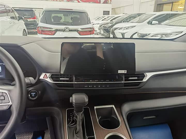 Фото 8 - Toyota Granvia