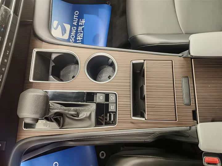 Фото 9 - Toyota Granvia