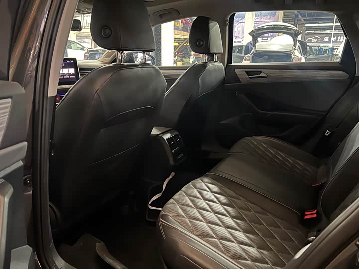 Фото 6 - Volkswagen Sagitar L