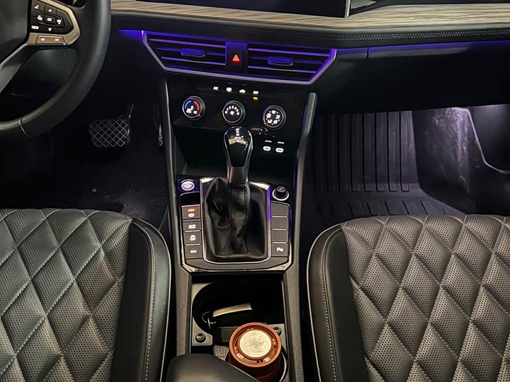 Фото 8 - Volkswagen Sagitar L