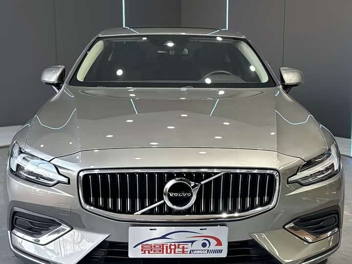 Фото 2 - Volvo S60
