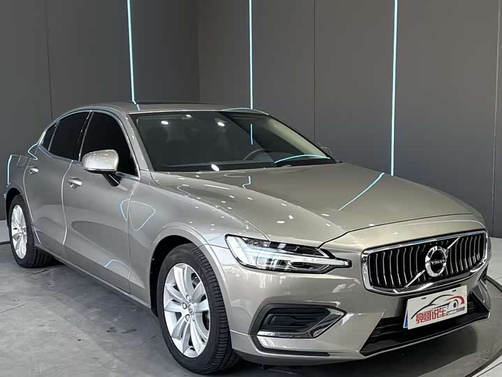 Фото 3 - Volvo S60