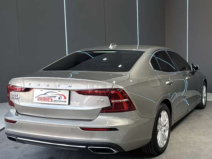 Фото 6 - Volvo S60