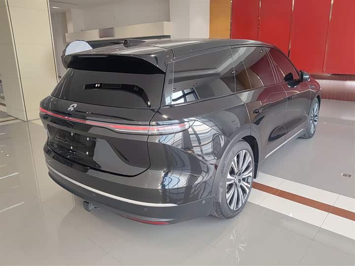 Фото 7 - Nio ES8