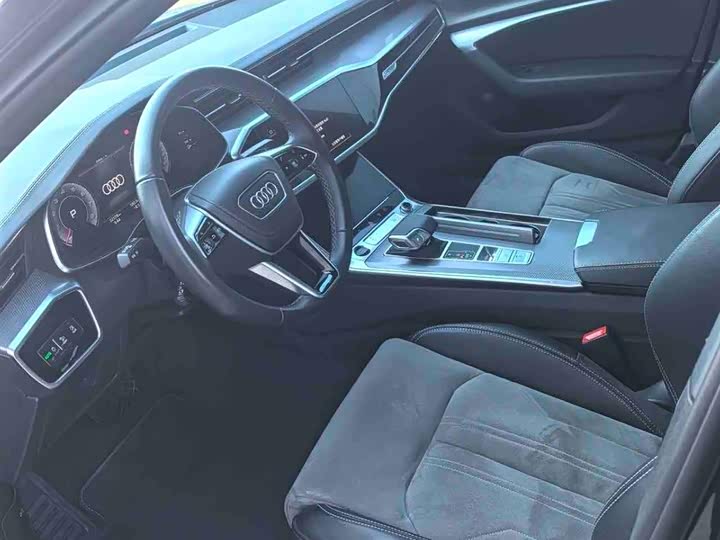 Фото 7 - Audi A6L