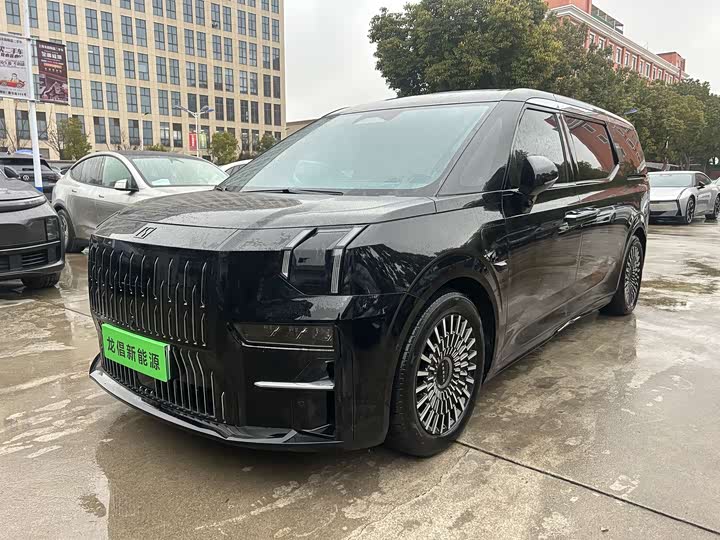 Фото 2 - Zeekr 009