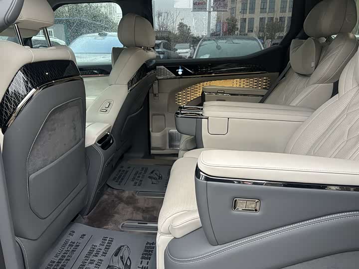 Фото 5 - Zeekr 009