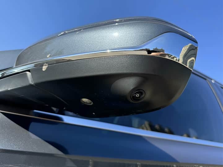 Фото 8 - Geely Monjaro