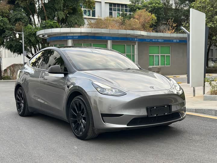 Фото 3 - Tesla Model Y