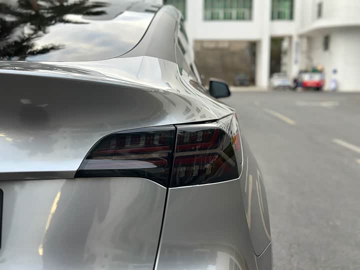 Фото 6 - Tesla Model Y