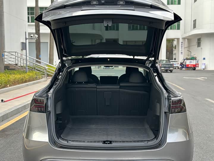 Фото 8 - Tesla Model Y