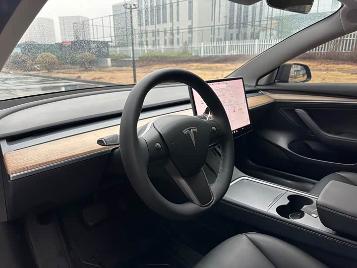 Фото 5 - Tesla Model 3