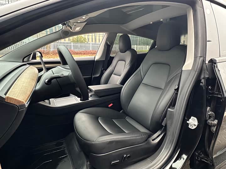 Фото 7 - Tesla Model 3