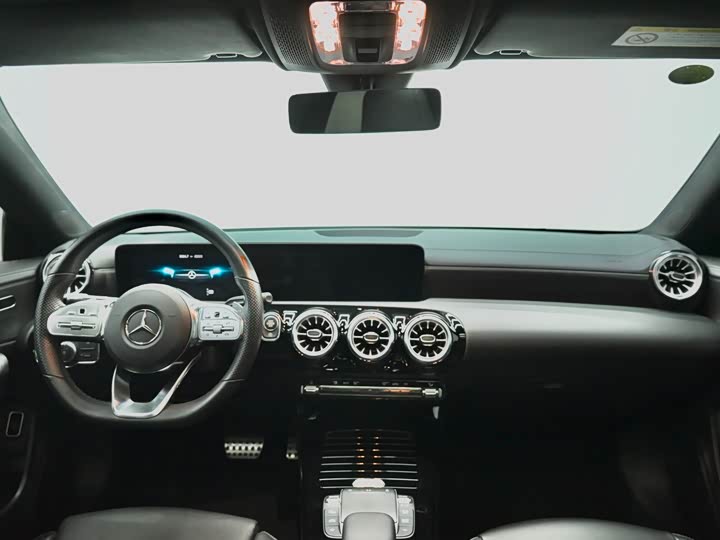 Фото 9 - Mercedes-Benz CLA-Class