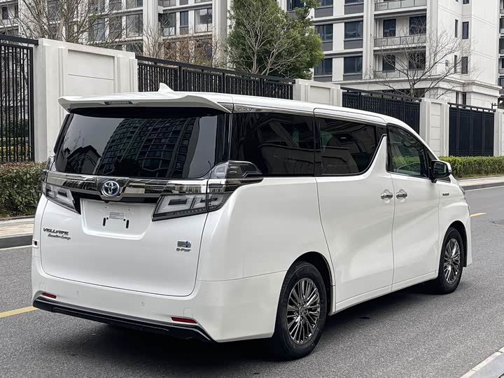 Фото 7 - Toyota Vellfire