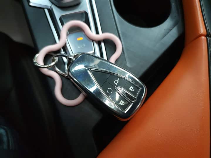 Фото 9 - Changan UNI-V