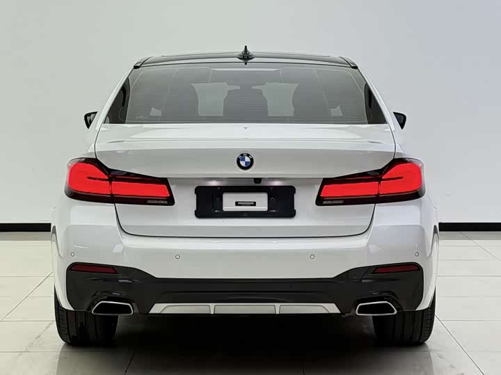 Фото 8 - BMW 5 Series