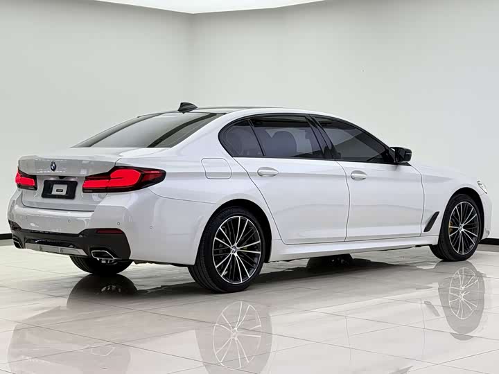Фото 9 - BMW 5 Series