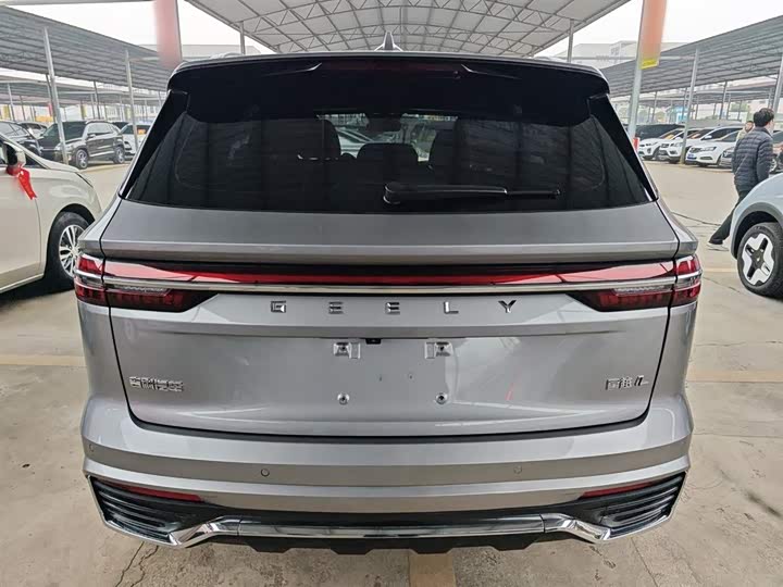 Фото 6 - Geely Monjaro