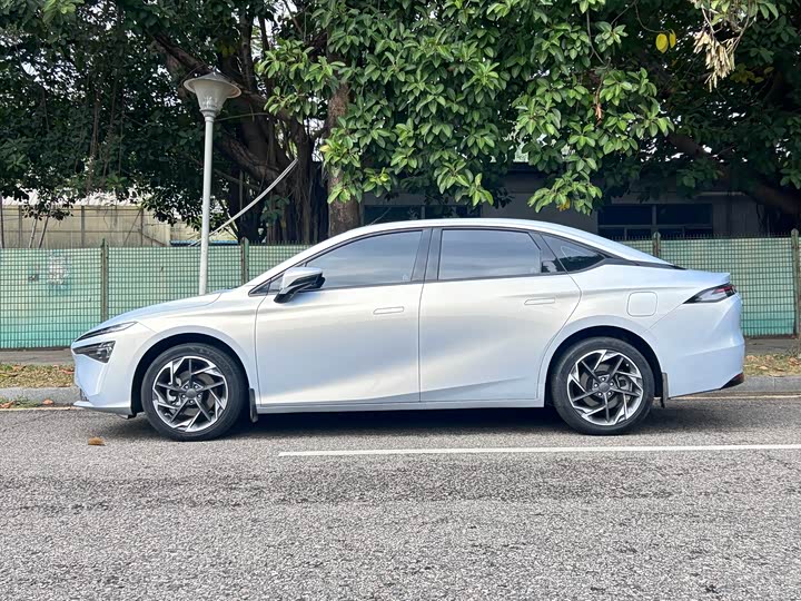 Фото 7 - GAC Aion S Max