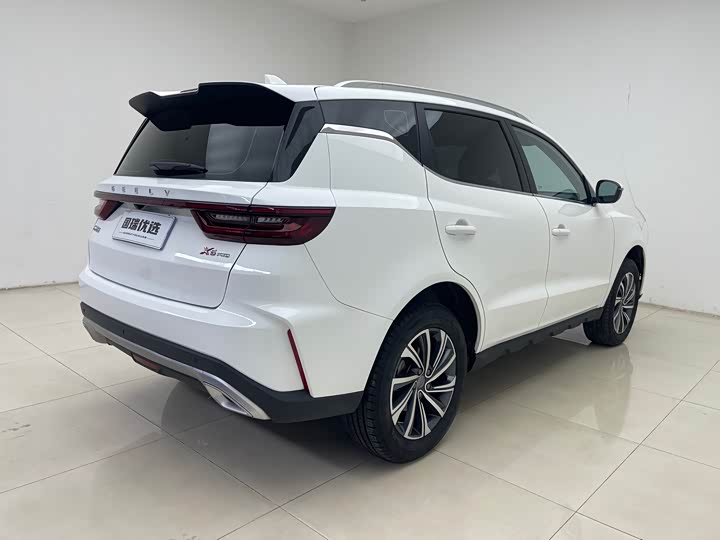 Фото 4 - Geely Vision X6
