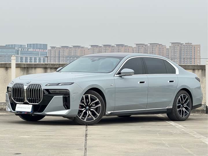 Фото 1 - BMW 7 Series