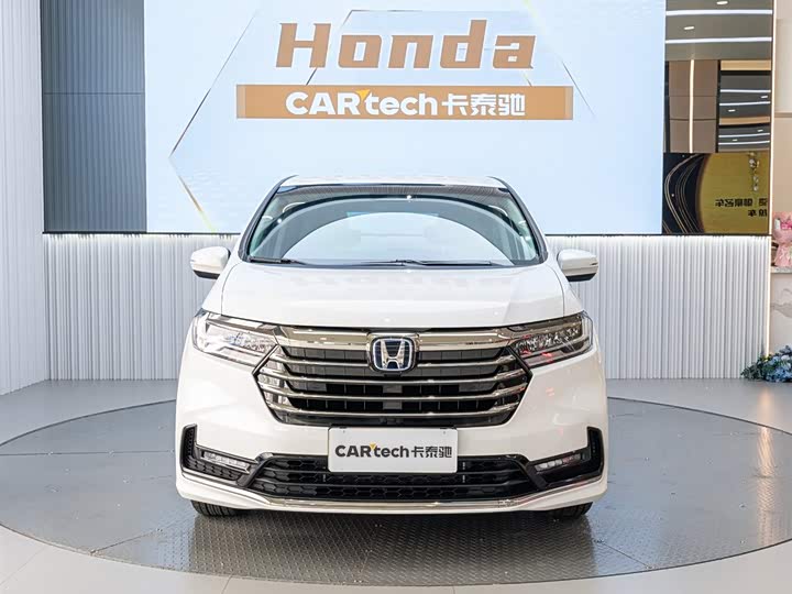 Фото 2 - Honda Odyssey