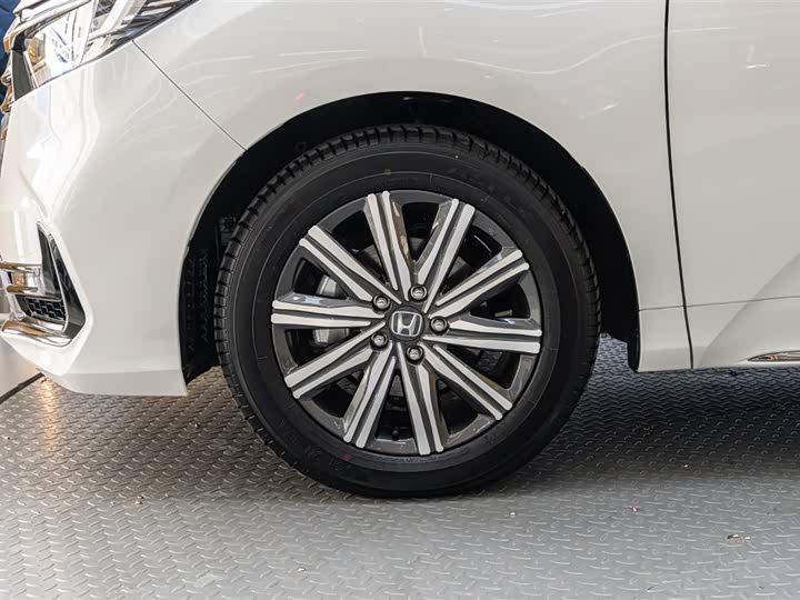 Фото 8 - Honda Odyssey