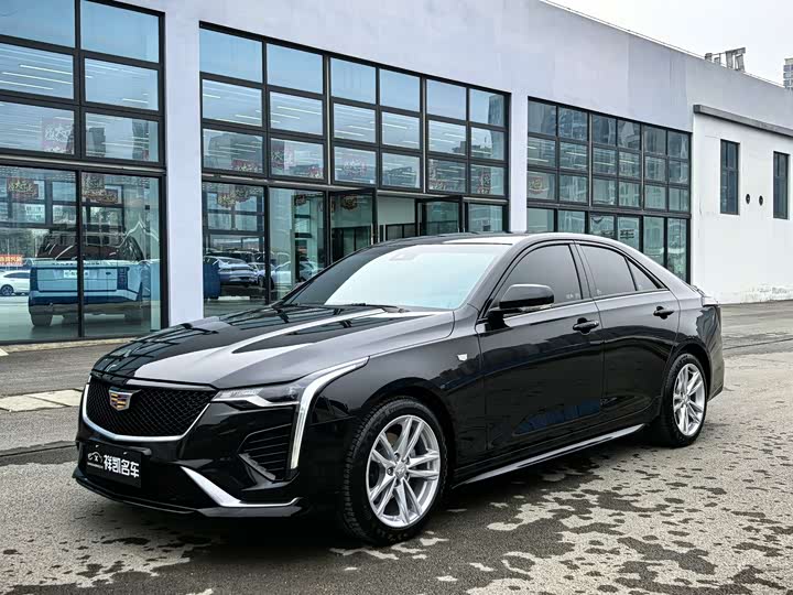 Фото 1 - Cadillac CT4