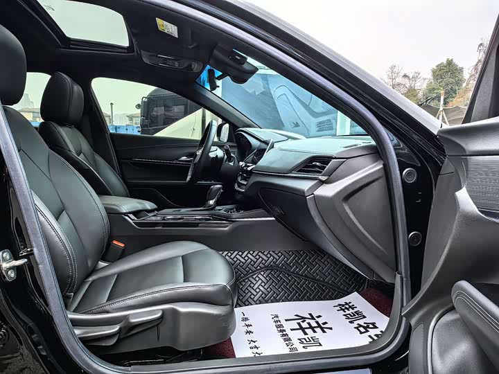 Фото 6 - Cadillac CT4