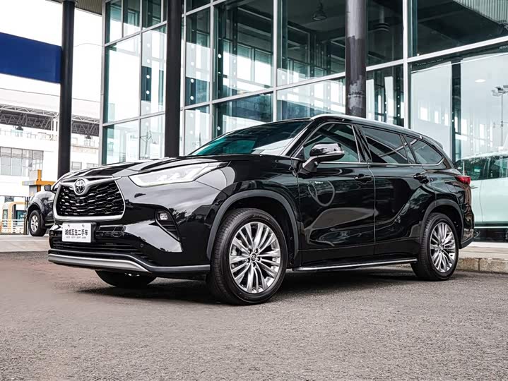 Фото 1 - Toyota Highlander