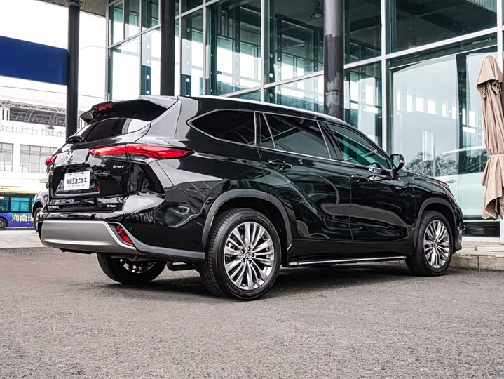 Фото 6 - Toyota Highlander