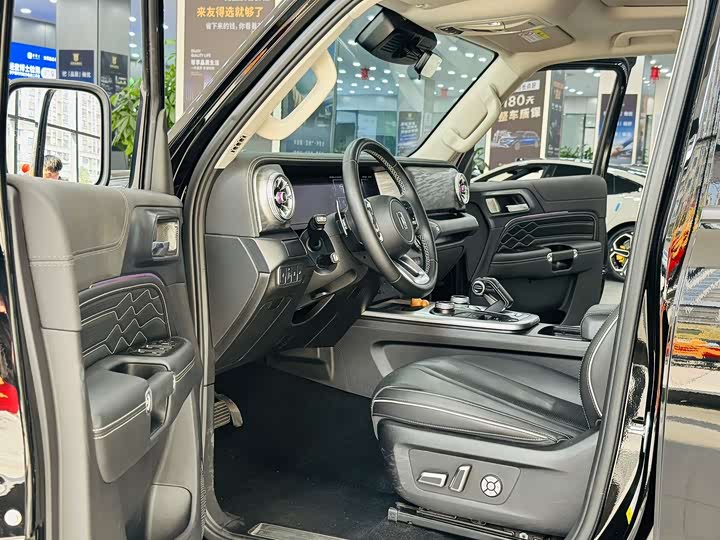 Фото 4 - Tank 300